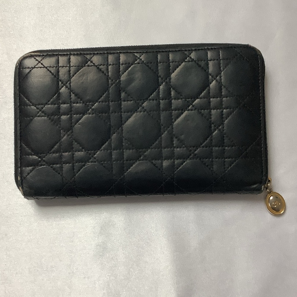 Christian Dior Voyageur Black Quilted Lambskin Women's Wallet. Authentic.
